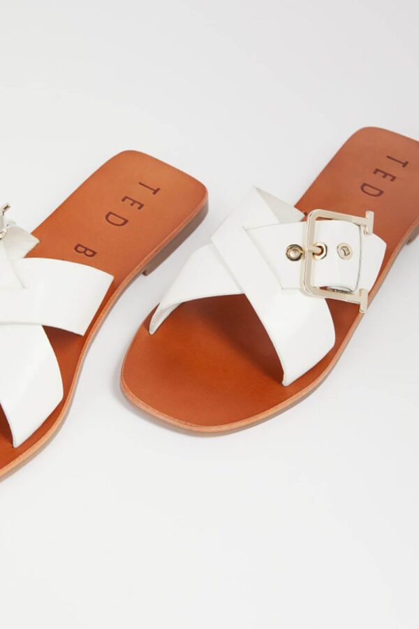 Ted Baker Άσπρο Δερμάτινο Σανδάλι με αγκράφα JOSEEI 251045 - Image 2